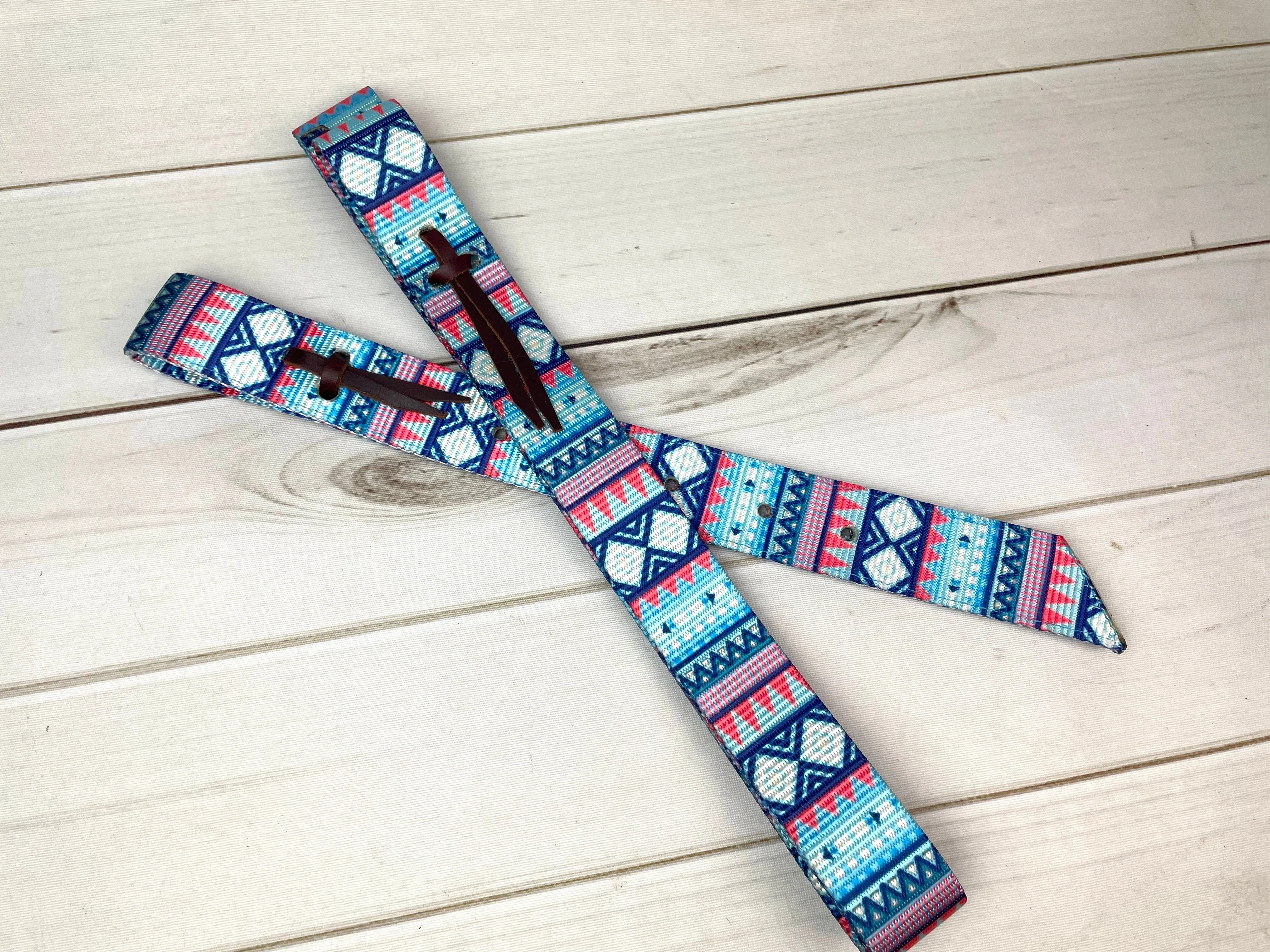 Blue and Pink Aztec Diamond Pattern Cinch Strap Set