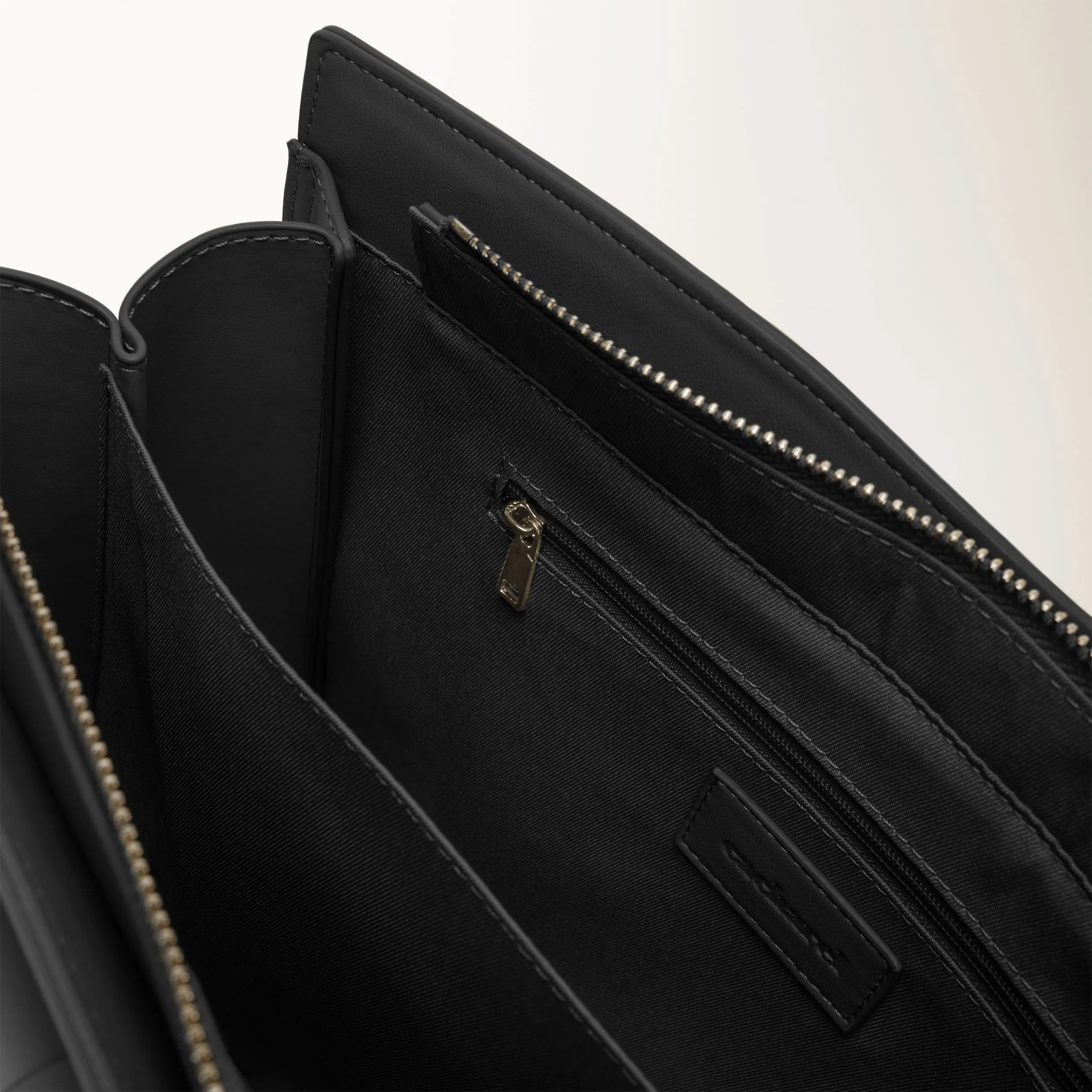 Cacharel CTX111A-Lady handbag Isla Noir