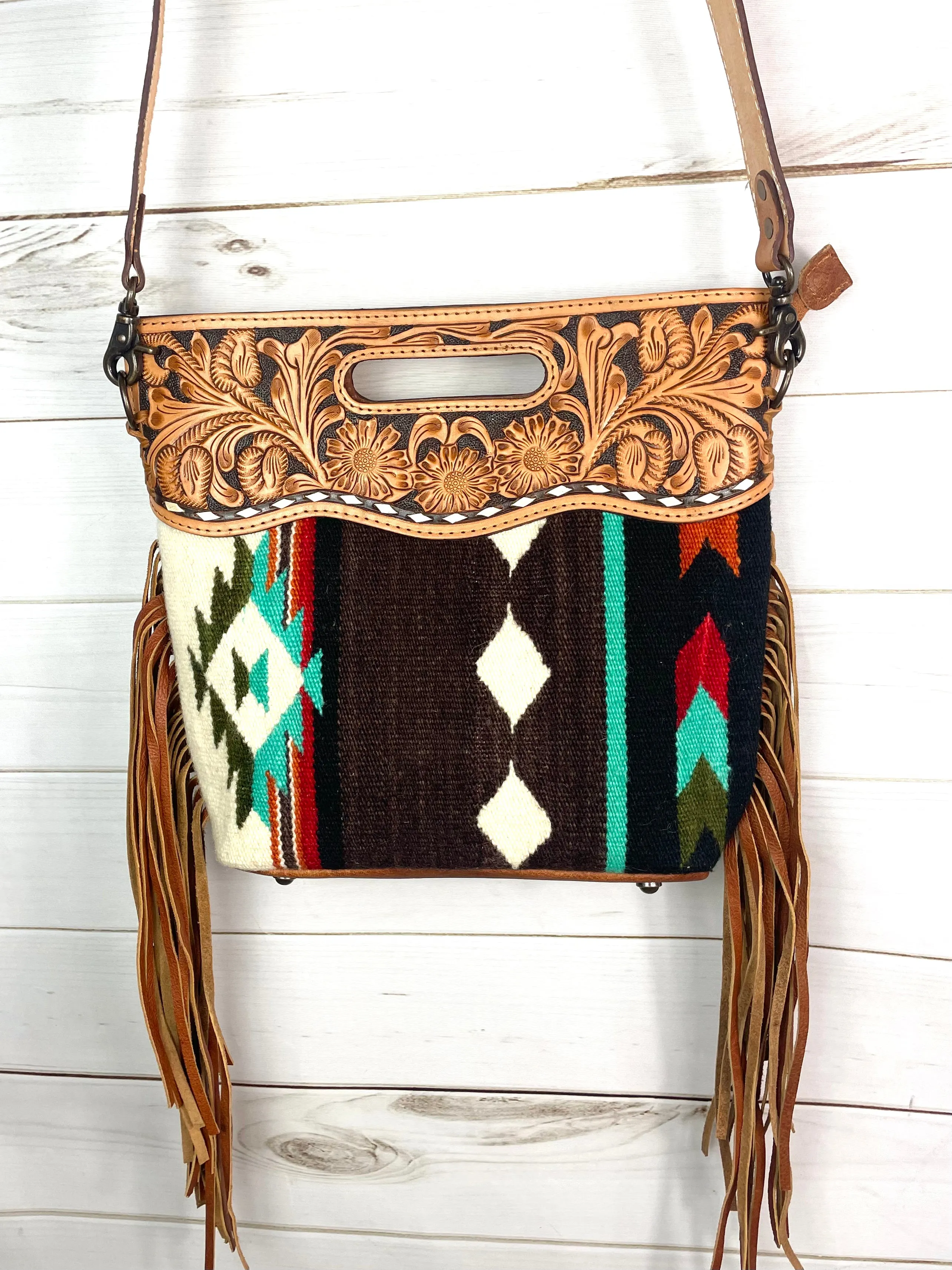 Cafe Arrow Pattern Wool Leather Handle Fringe Bag