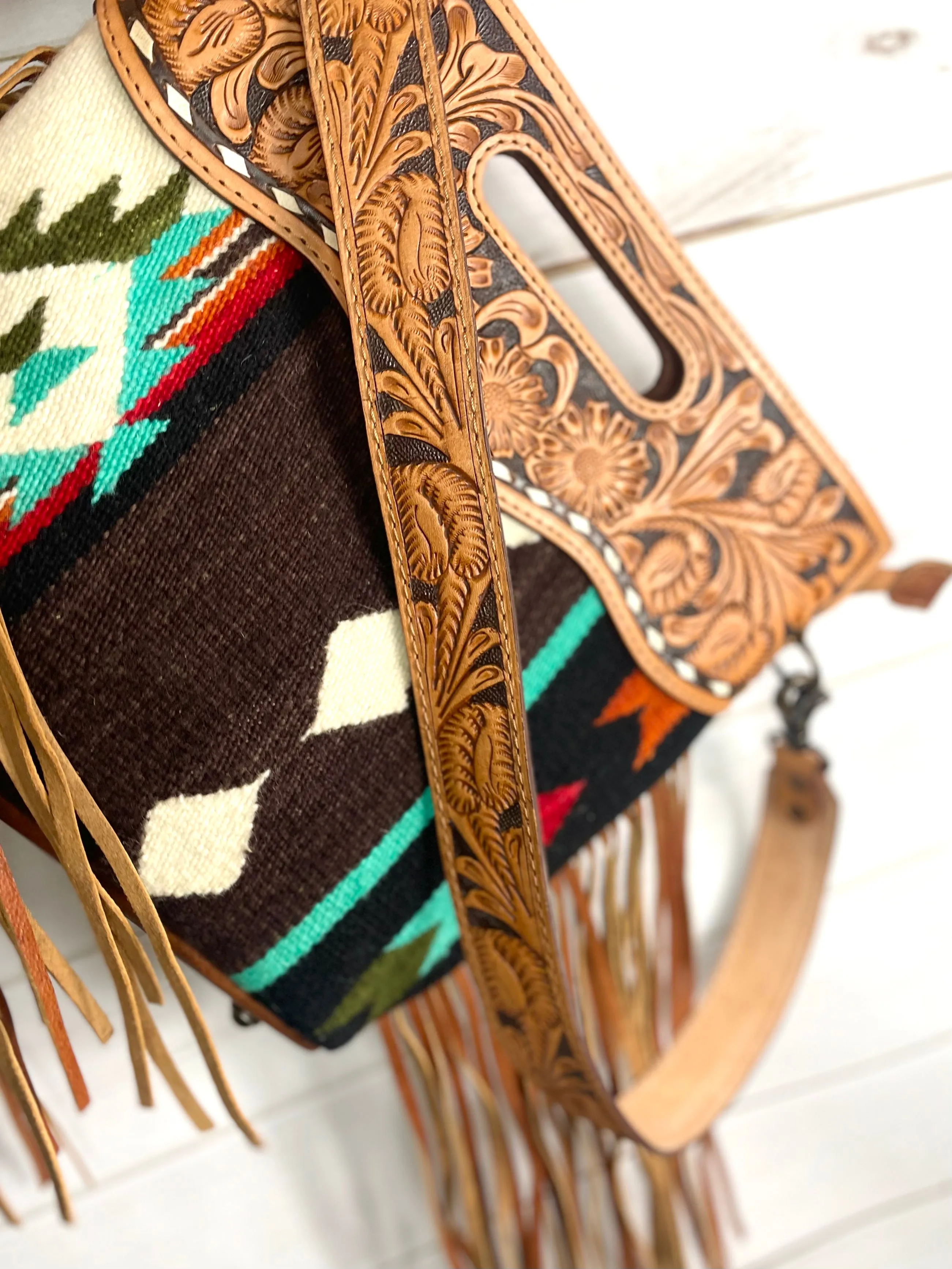 Cafe Arrow Pattern Wool Leather Handle Fringe Bag