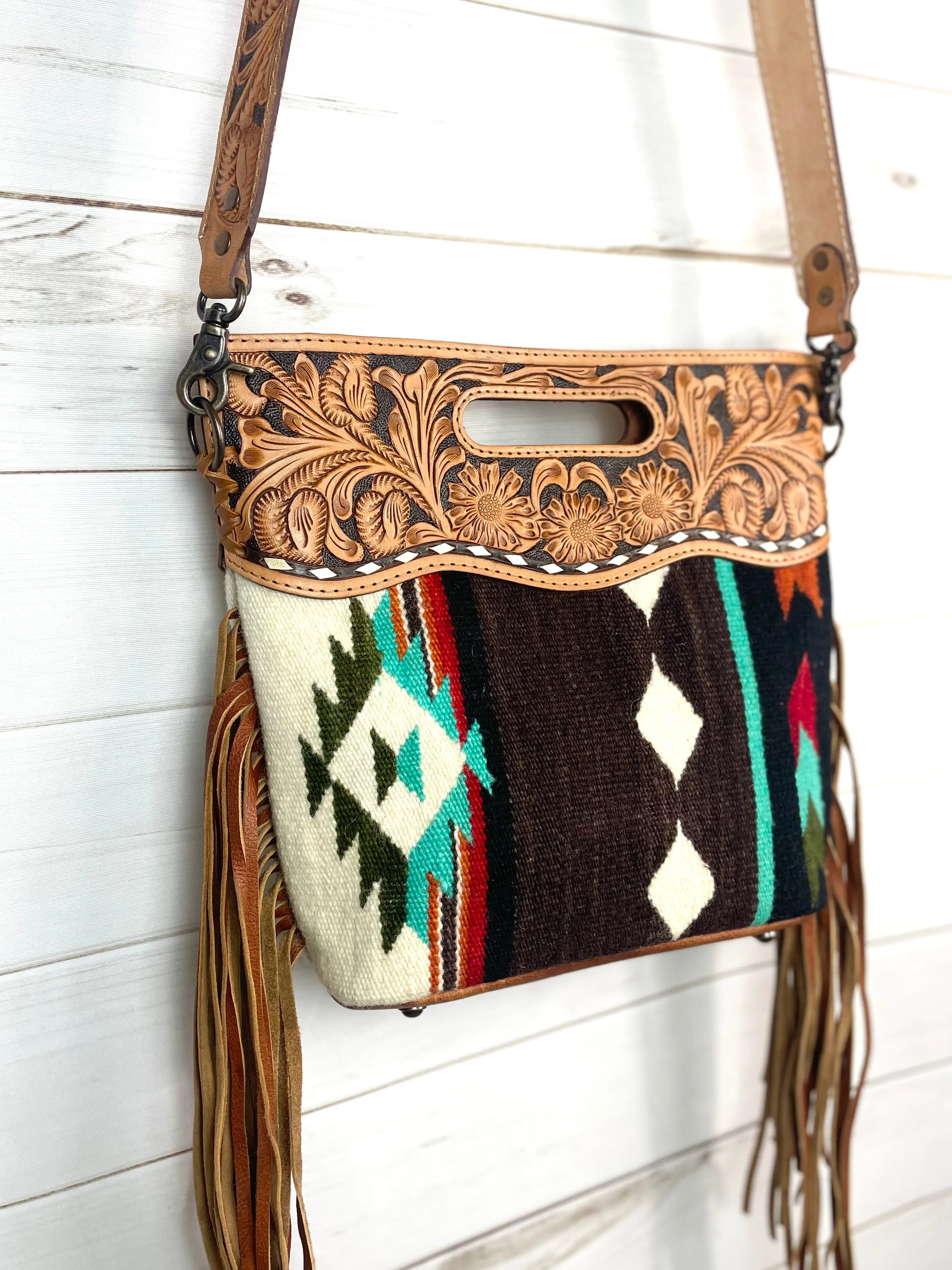 Cafe Arrow Pattern Wool Leather Handle Fringe Bag