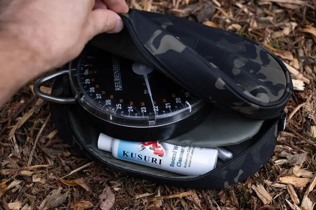 CARPLIFE Eclipse Camo Dial Scales & Carp Care Pouch