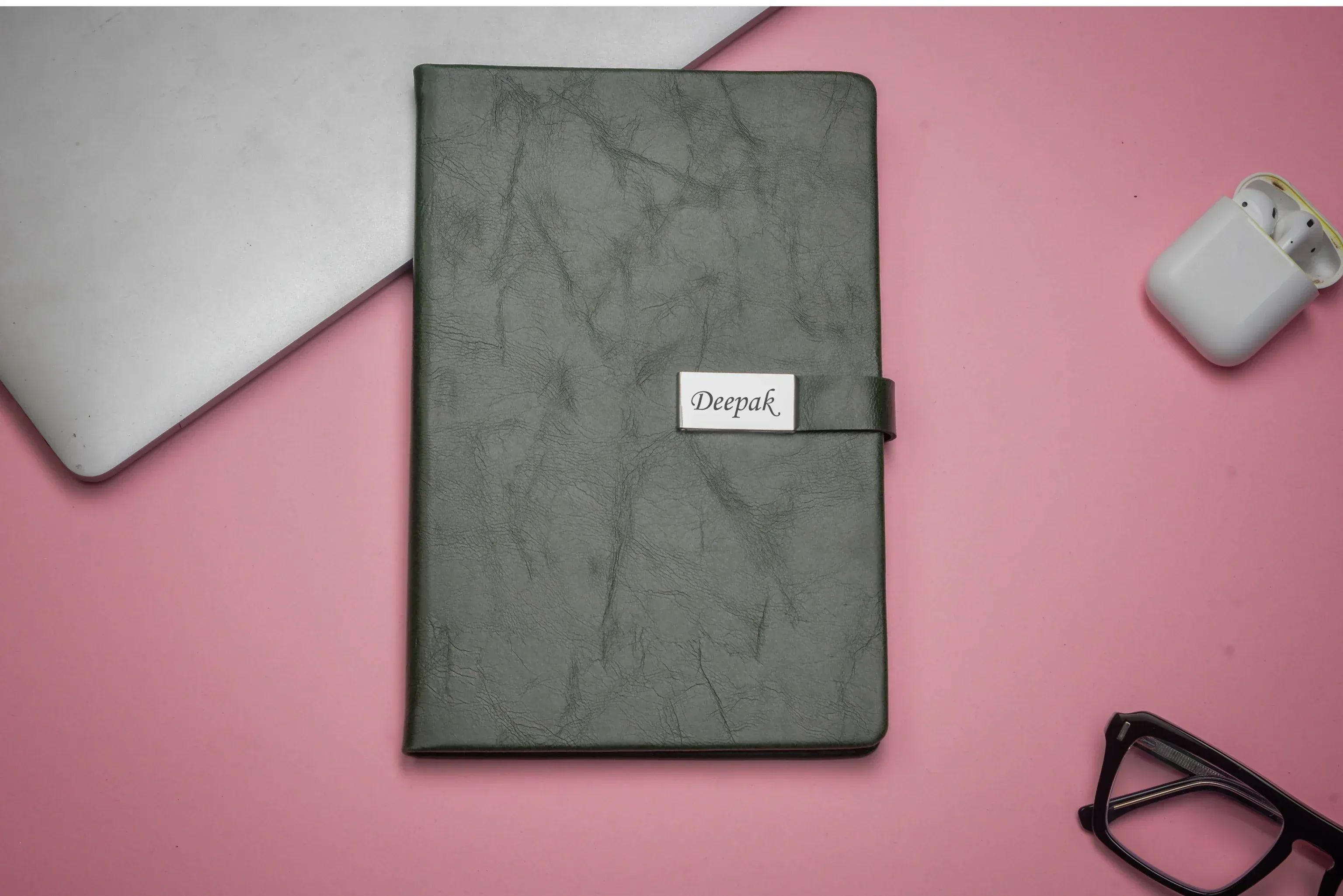 Classy Metal Flip Diary   Classic Metal Pen   Classy Leather Metal Keychain   Classy Card Holder - Green