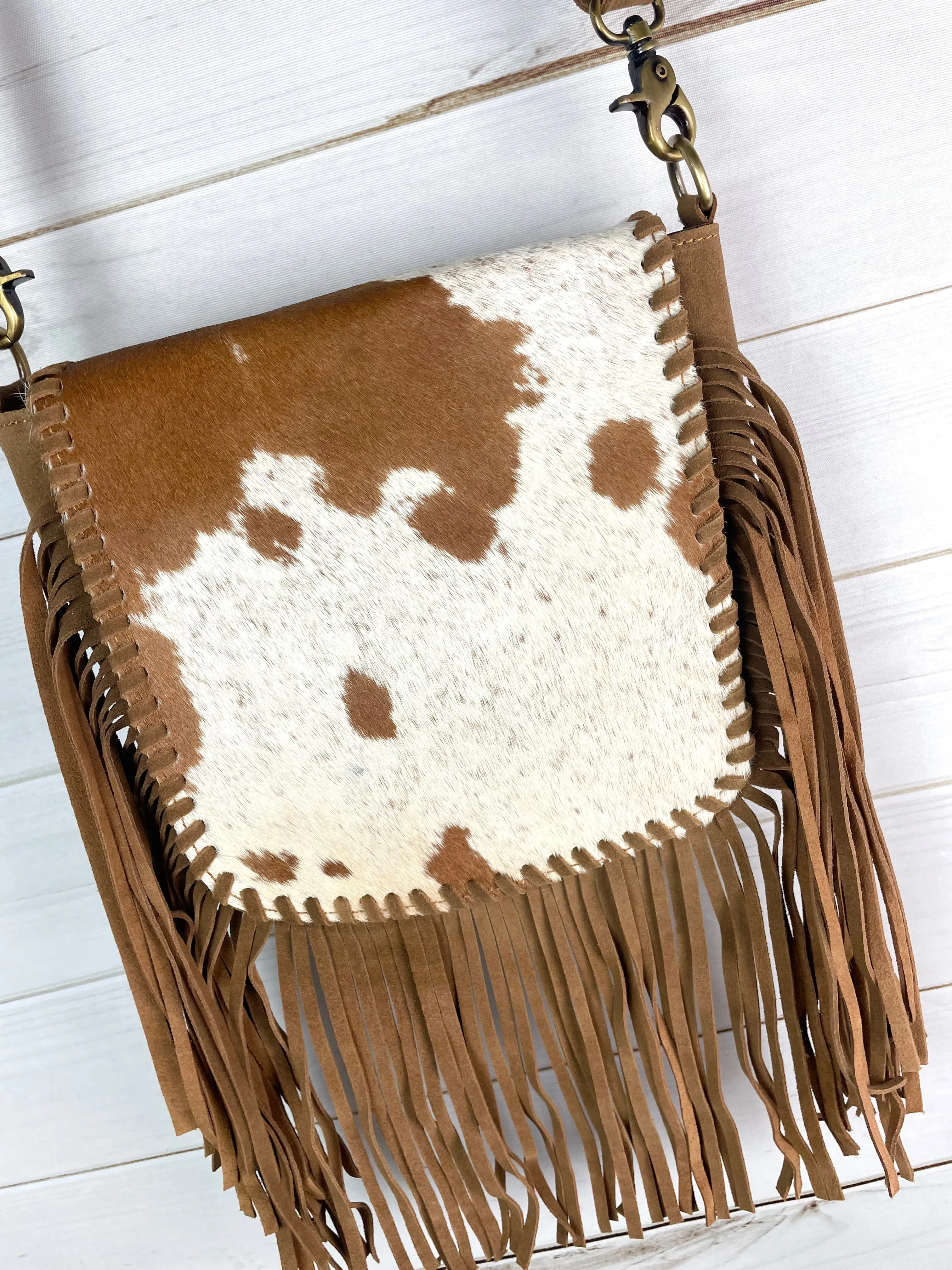 Tan Hide Outer Fringe Crossbody by Showman